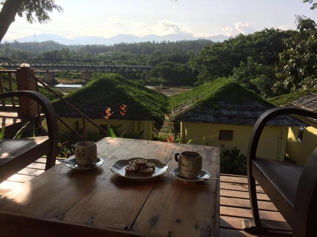 Him Naam Pai Resort Exterior photo